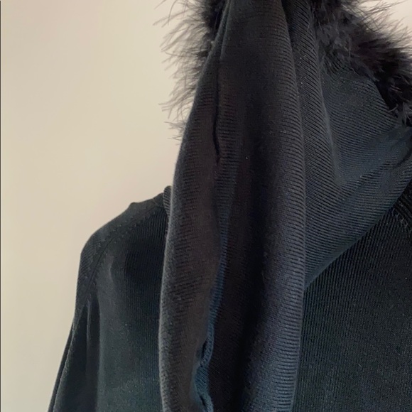 August Silk Black Hooded Sweater with fur trim - Picture 10 of 12